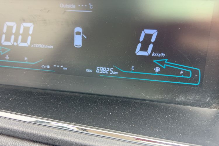 Used CHANGAN KAICHENG Oushang A600 2018 1.6L Automatic Luxury Model Odometer Close Up