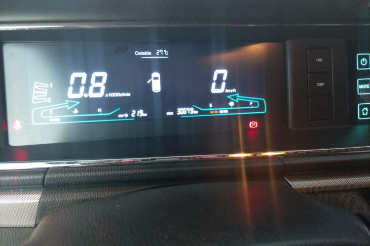 Used CHANGAN KAICHENG Oushang A600 2018 1.5L Manual Elite Version Odometer Close Up