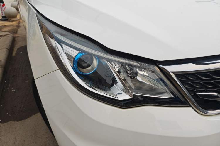 Used CHANGAN KAICHENG Oushang A600 2018 1.5L Manual Luxury Model Right Front Headlight
