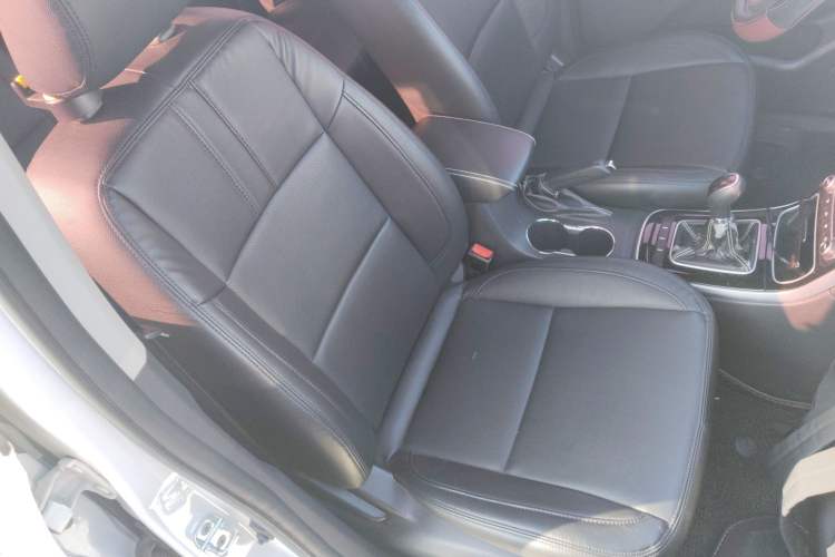 Used CHANGAN KAICHENG Oushang A600 2018 1.5L Manual Elite Version Right Front Seat
