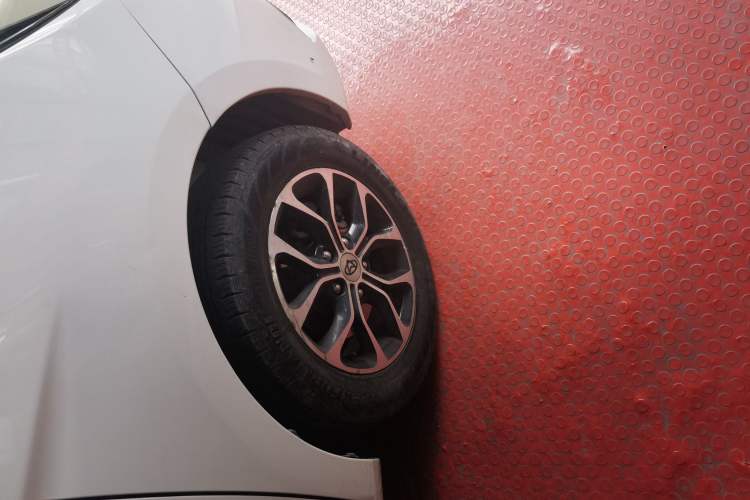 Used CHANGAN KAICHENG Oushang A600 2018 1.5L Manual Luxury Model Right Front Wheel Hub