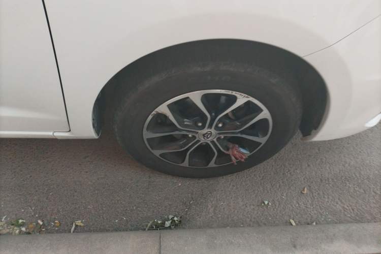 Used CHANGAN KAICHENG Oushang A600 2018 1.5L Manual Elite Version Right Front Wheel Hub