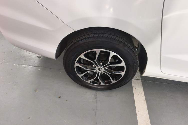 Used CHANGAN KAICHENG Oushang A600 2018 1.5L Manual Elite Version Right Rear Wheel Hub