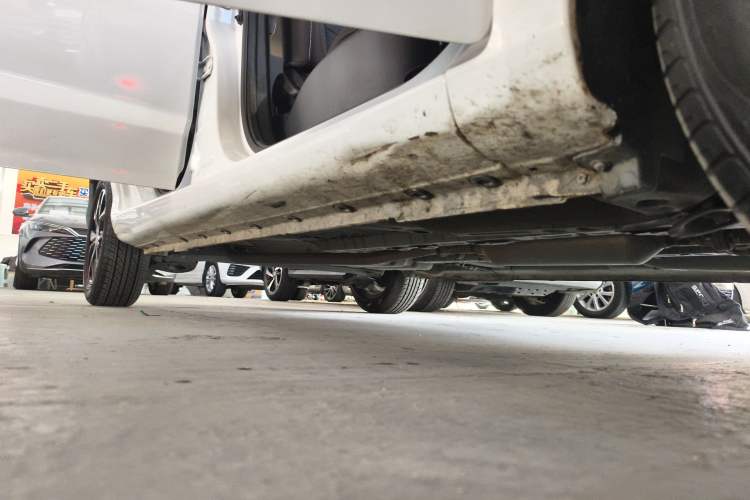 Used CHANGAN KAICHENG Oushang A600 2018 1.5L Manual Elite Version Right Side Sill
