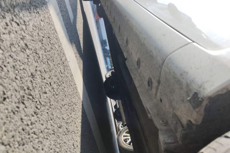 Used CHANGAN KAICHENG Oushang A600 2018 1.5L Manual Elite Version Right Side Sill