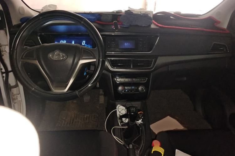 Used CHANGAN KAICHENG Oushang A600 2019 1.5L Manual Simple Edition Center Console