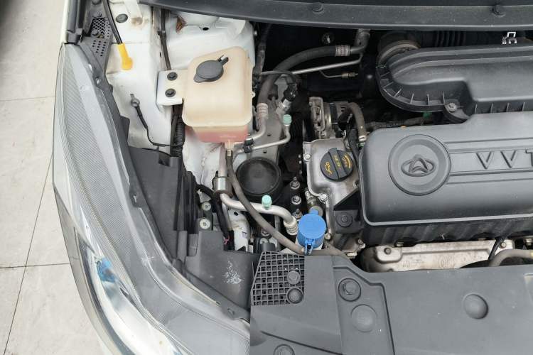 Used CHANGAN KAICHENG Oushang A600 2019 1.5L Manual Comfort Version Engine Bay Right