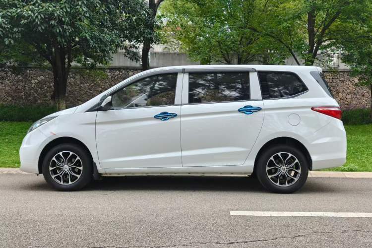 Used CHANGAN KAICHENG Oushang A600 2019 1.5L Manual Comfort Version Exterior 2