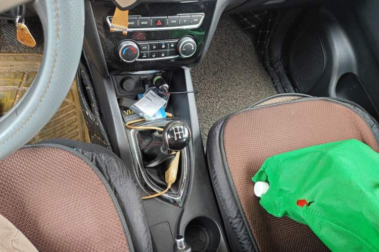 Used CHANGAN KAICHENG Oushang A600 2019 1.5L Manual Comfort Version Gear Lever