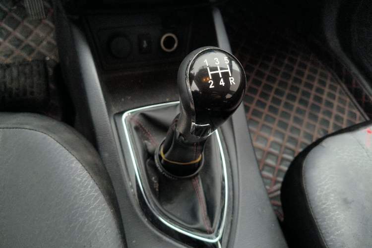 Used CHANGAN KAICHENG Oushang A600 2019 1.5L Manual Comfort Version Gear Lever