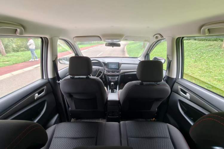 Used CHANGAN KAICHENG Oushang A600 2019 1.5L Manual Comfort Version Interior 2