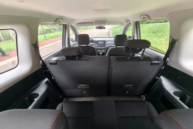 Used CHANGAN KAICHENG Oushang A600 2019 1.5L Manual Comfort Version Interior 4