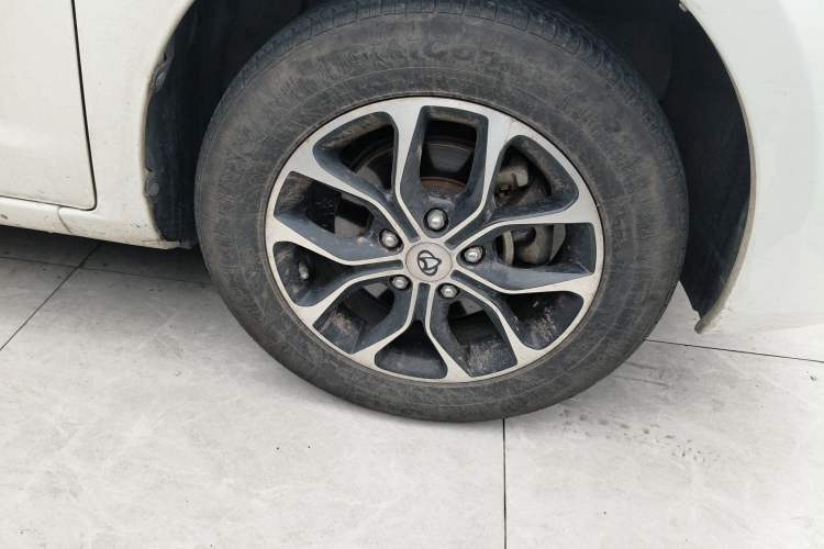 Used CHANGAN KAICHENG Oushang A600 2019 1.5L Manual Comfort Version Right Front Wheel Hub