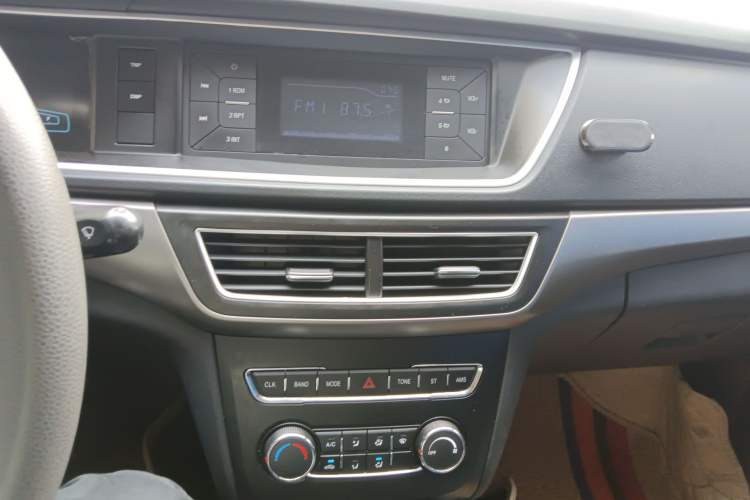 Used CHANGAN KAICHENG Oushang A600 2020 1.5L Manual Entrepreneurial Model Audio And AC Panel