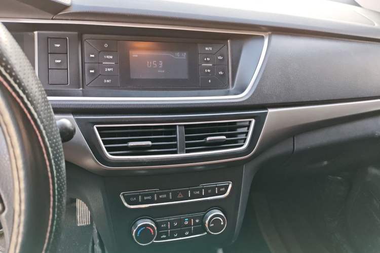 Used CHANGAN KAICHENG Oushang A600 2020 1.5L Manual Entrepreneurial Model Audio And AC Panel