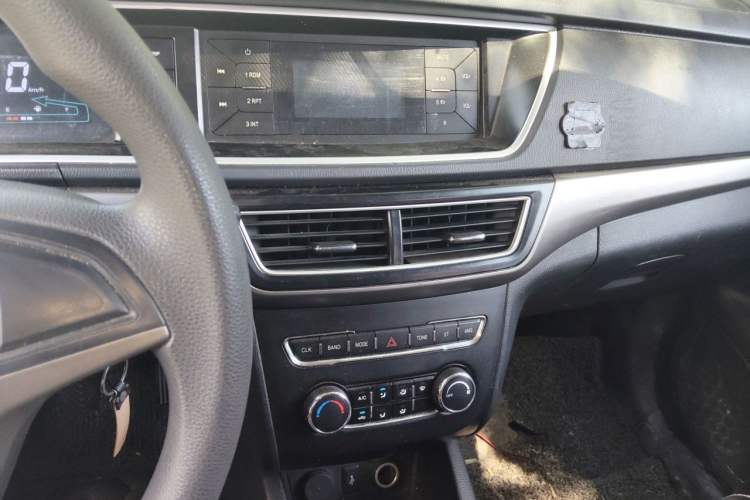 Used CHANGAN KAICHENG Oushang A600 2020 1.5L Manual Entrepreneurial Model Audio And AC Panel