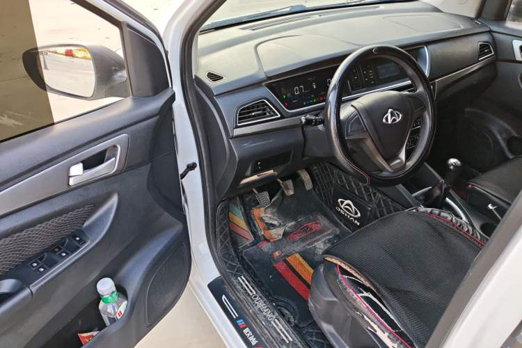 Used CHANGAN KAICHENG Oushang A600 2020 1.5L Manual Entrepreneurial Model Interior 3