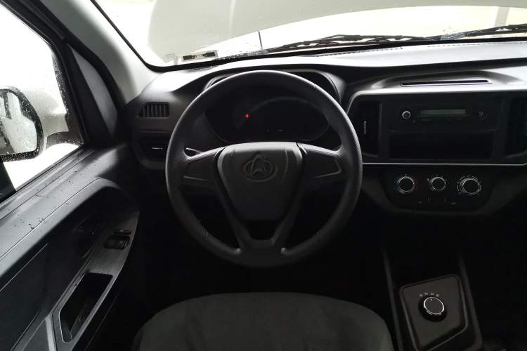 Used CHANGAN KAICHENG Ruixing EM60 2025 Passenger Version Comfort Edition 6 Seats 300 km Range Side-Hinged Doors Steering Wheel