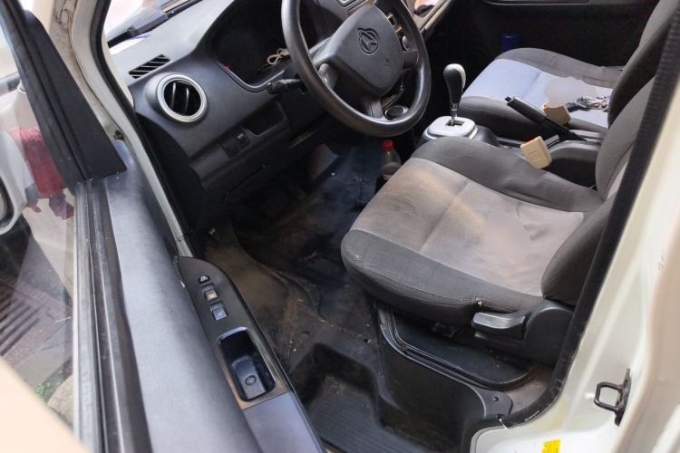 Used CHANGAN KAICHENG Ruixing EM60 2021 Pure Electric Van Transporter 60kW Driver Seat
