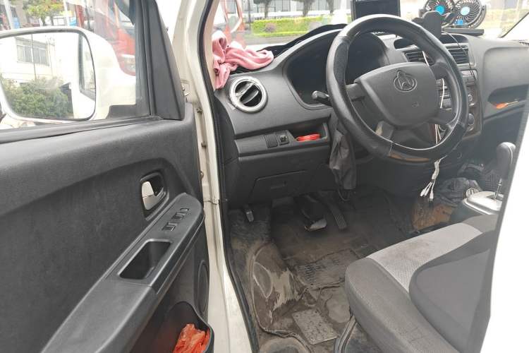 Used CHANGAN KAICHENG Ruixing EM60 2021 Pure Electric Van Transporter 60kW Driver Seat