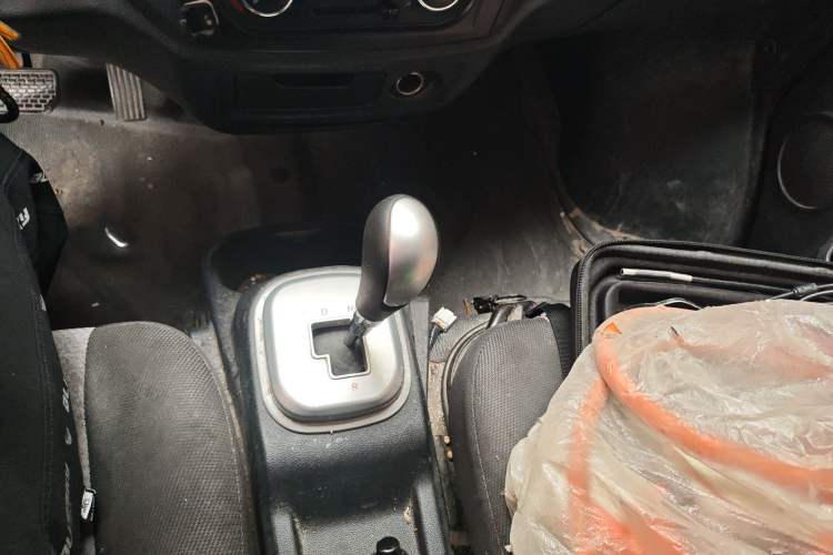 Used CHANGAN KAICHENG Ruixing EM60 2021 Pure Electric Van Transporter 60kW Gear Lever