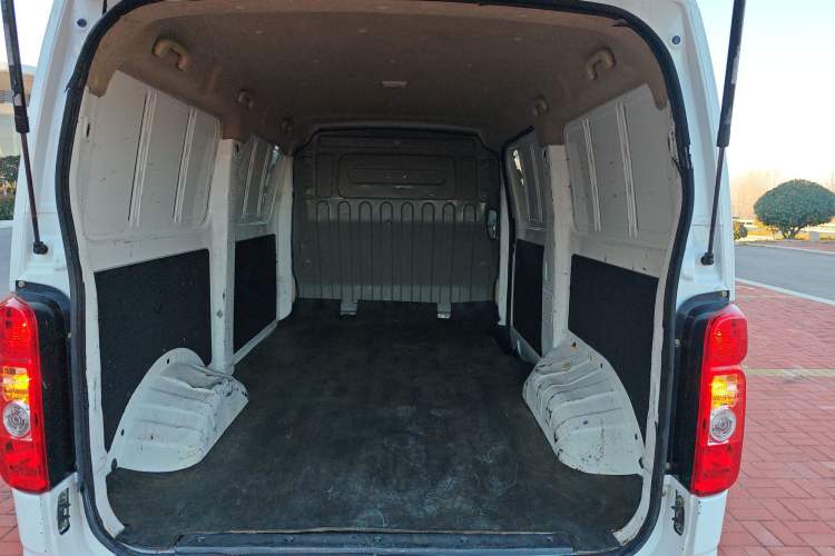 Used CHANGAN KAICHENG Ruixing EM60 2021 Pure Electric Van Transporter 60kW Interior 5
