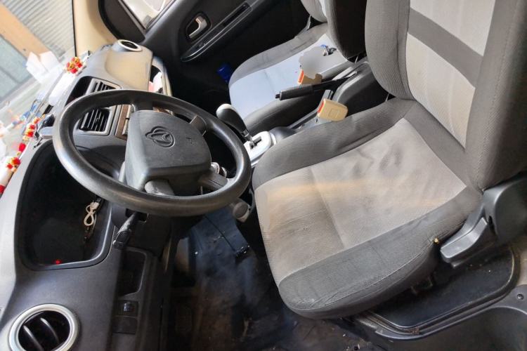 Used CHANGAN KAICHENG Ruixing EM60 2021 Pure Electric Van Transporter 60kW Left Front Seat