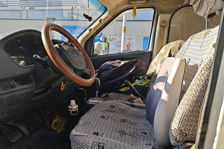 Used CHANGAN KAICHENG Ruixing EM60 2021 Pure Electric Van Transporter 60kW Left Front Seat