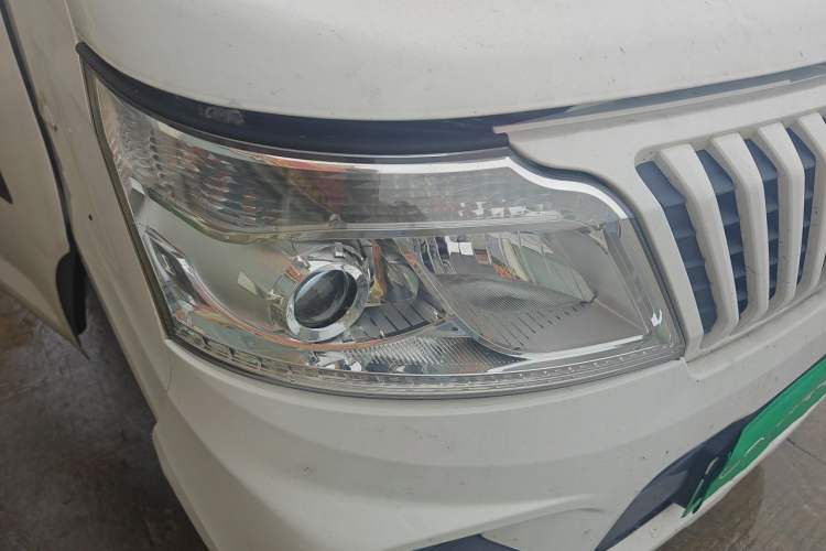 Used CHANGAN KAICHENG Ruixing EM60 2021 Pure Electric Van Transporter 60kW Right Front Headlight