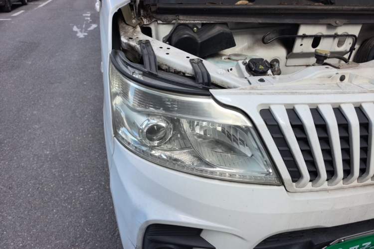 Used CHANGAN KAICHENG Ruixing EM60 2021 Pure Electric Van Transporter 60kW Right Front Headlight