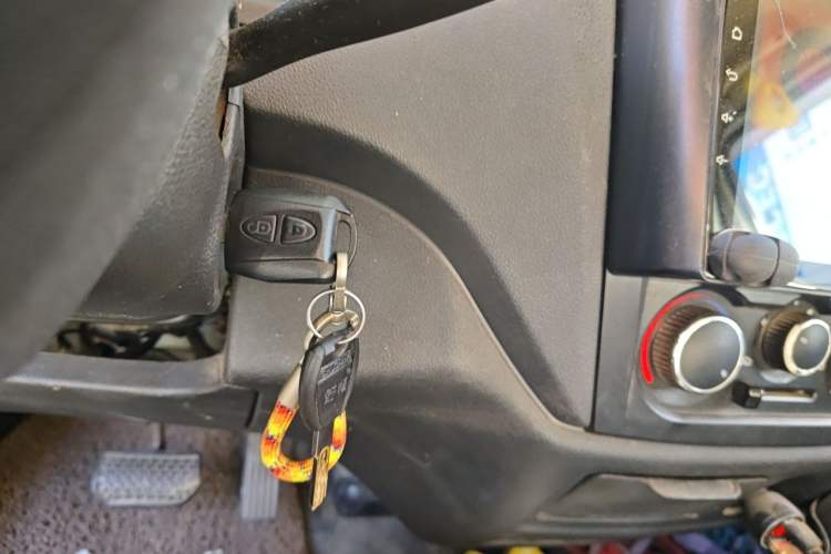 Used CHANGAN KAICHENG Ruixing EM60 2021 Pure Electric Van Transporter 60kW Vehicle Key