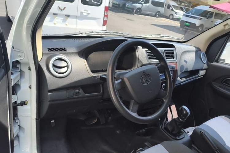 Used CHANGAN KAICHENG Ruixing EM60 2022 Pure Electric Van 4498 mm Long Flat Roof with Rear-Hinged Doors 2 Seats 60 kW 41.86 kWh Center Console