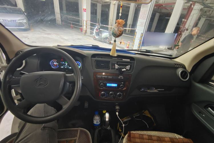 Used CHANGAN KAICHENG Ruixing EM60 2022 Pure Electric Van 4498 mm Long Flat Roof with Rear-Hinged Doors 2 Seats 60 kW 41.86 kWh Center Console