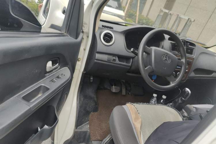 Used CHANGAN KAICHENG Ruixing EM60 2022 Pure Electric Van 4498 mm Long Flat Roof with Rear-Hinged Doors 2 Seats 60 kW 41.86 kWh Driver Seat