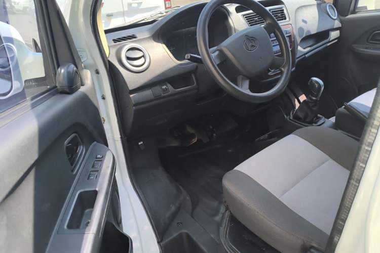Used CHANGAN KAICHENG Ruixing EM60 2022 Pure Electric Van 4498 mm Long Flat Roof with Rear-Hinged Doors 2 Seats 60 kW 41.86 kWh Driver Seat