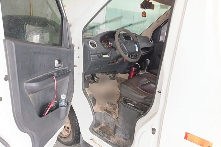 Used CHANGAN KAICHENG Ruixing EM60 2022 Pure Electric Van 4498 mm Long Flat Roof with Rear-Hinged Doors 2 Seats 60 kW 41.86 kWh Driver Seat