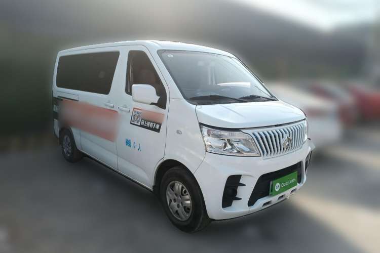Used CHANGAN KAICHENG Ruixing EM60 2023 Pure Electric Bus 4525 mm Long Flat Roof with Rear-Hinged Doors 6 Seats 60 kW 41.86 kWh Front Right 45 Deg