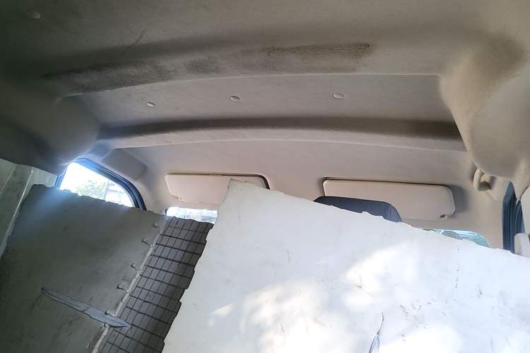 Used CHANGAN KAICHENG Ruixing EM60 2022 Pure Electric Van 4498 mm Long Flat Roof with Rear-Hinged Doors 2 Seats 60 kW 41.86 kWh Headliner
