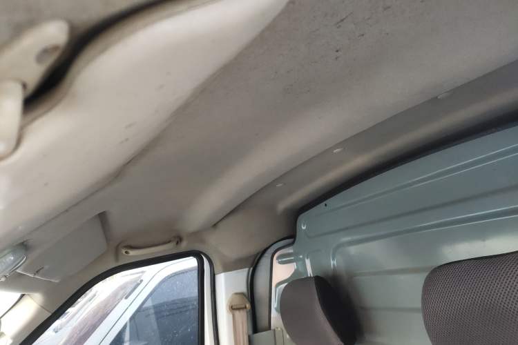 Used CHANGAN KAICHENG Ruixing EM60 2022 All-Electric Van 4498 mm Long Flat Roof with Rear-Hinged Doors 2 Seats 70 kW 41.86 kWh Headliner