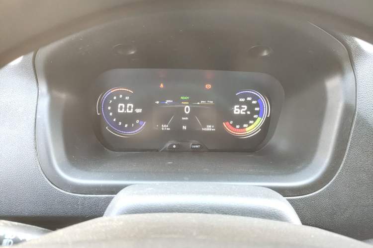 Used CHANGAN KAICHENG Ruixing EM60 2022 All-Electric Van 4498 mm Long Flat Roof with Rear-Hinged Doors 2 Seats 70 kW 41.86 kWh Instrument Cluster