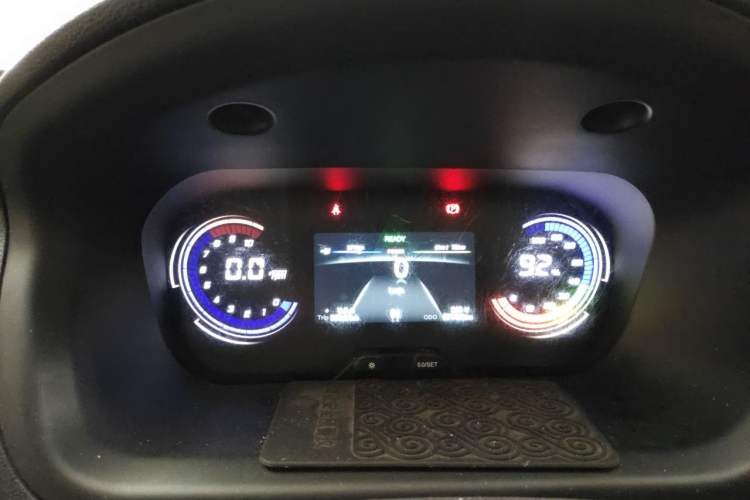 Used CHANGAN KAICHENG Ruixing EM60 2022 Pure Electric Van 4498 mm Long Flat Roof with Rear-Hinged Doors 2 Seats 60 kW 41.86 kWh Instrument Cluster