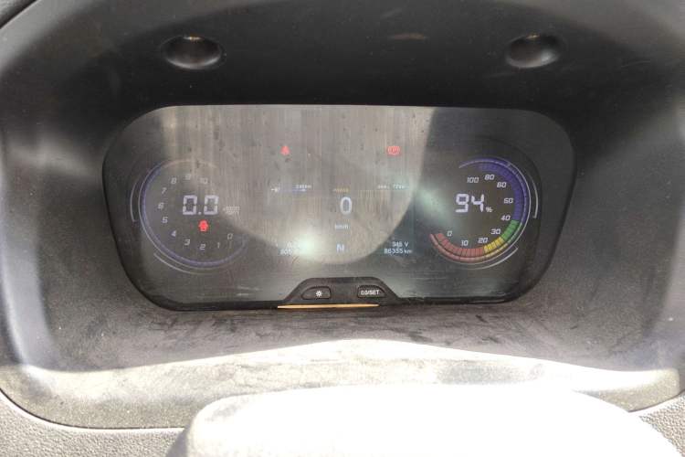 Used CHANGAN KAICHENG Ruixing EM60 2022 All-Electric Passenger Bus 4498 mm Long Flat Roof with Rear-Hinged Doors 7 Seats 60 kW 41.86 kWh Instrument Cluster