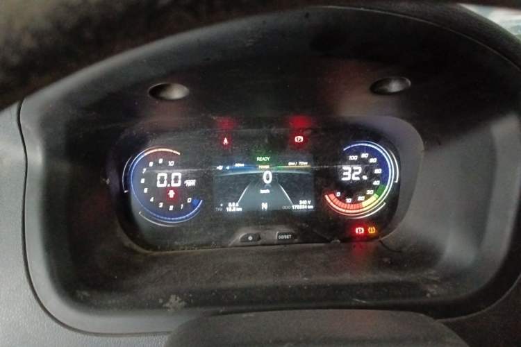Used CHANGAN KAICHENG Ruixing EM60 2022 Pure Electric Van 4498 mm Long Flat Roof with Rear-Hinged Doors 2 Seats 60 kW 41.86 kWh Instrument Cluster
