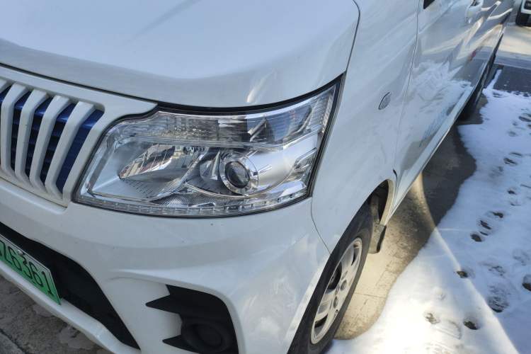 Used CHANGAN KAICHENG Ruixing EM60 2022 All-Electric Van 4498 mm Long Flat Roof with Rear-Hinged Doors 2 Seats 70 kW 41.86 kWh Left Front Headlight