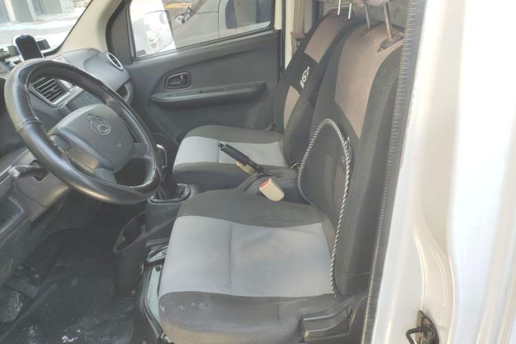 Used CHANGAN KAICHENG Ruixing EM60 2022 All-Electric Van 4498 mm Long Flat Roof with Rear-Hinged Doors 2 Seats 70 kW 41.86 kWh Left Front Seat