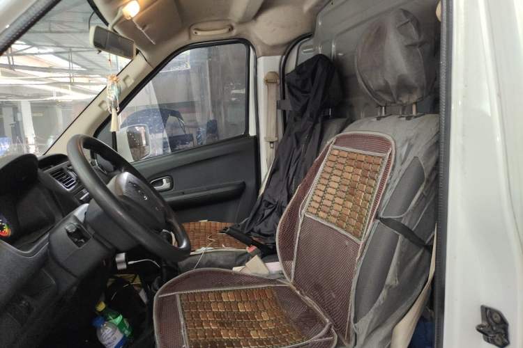 Used CHANGAN KAICHENG Ruixing EM60 2022 Pure Electric Van 4498 mm Long Flat Roof with Rear-Hinged Doors 2 Seats 60 kW 41.86 kWh Left Front Seat