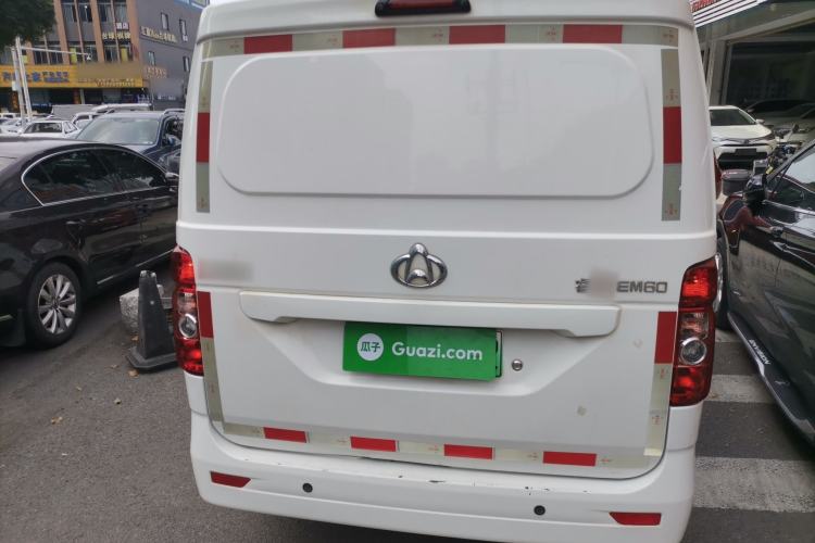 Used CHANGAN KAICHENG Ruixing EM60 2022 All-Electric Van 4498 mm Long Flat Roof with Rear-Hinged Doors 2 Seats 70 kW 41.86 kWh Rear