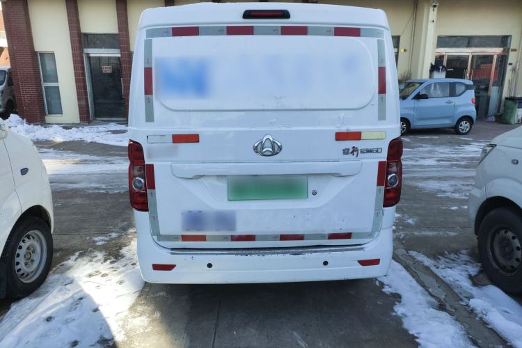 Used CHANGAN KAICHENG Ruixing EM60 2022 All-Electric Van 4498 mm Long Flat Roof with Rear-Hinged Doors 2 Seats 70 kW 41.86 kWh Rear