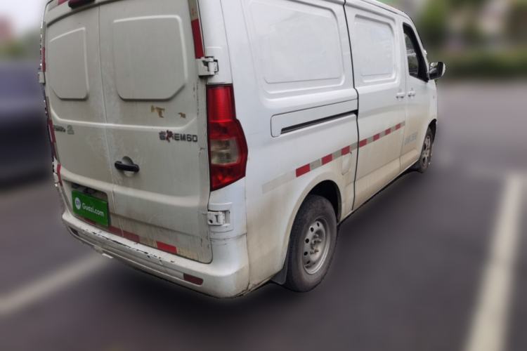 Used CHANGAN KAICHENG Ruixing EM60 2022 All-Electric Van 4498 mm Long Flat Roof Double-Swing Doors 2 Seats 60 kW 41.86 kWh Rear Right 45 Deg
