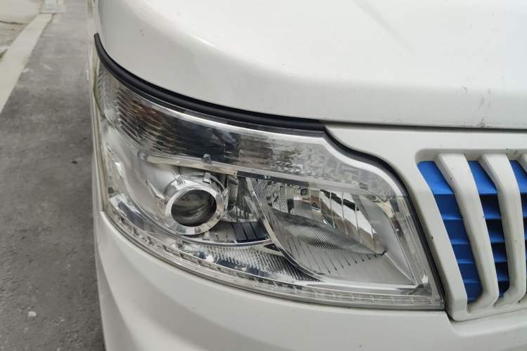 Used CHANGAN KAICHENG Ruixing EM60 2022 Pure Electric Van 4498 mm Long Flat Roof with Rear-Hinged Doors 2 Seats 60 kW 41.86 kWh Right Front Headlight